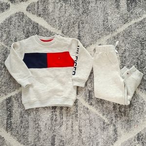 Tommy Hilfiger 2 Piece Sweatsuit Set
